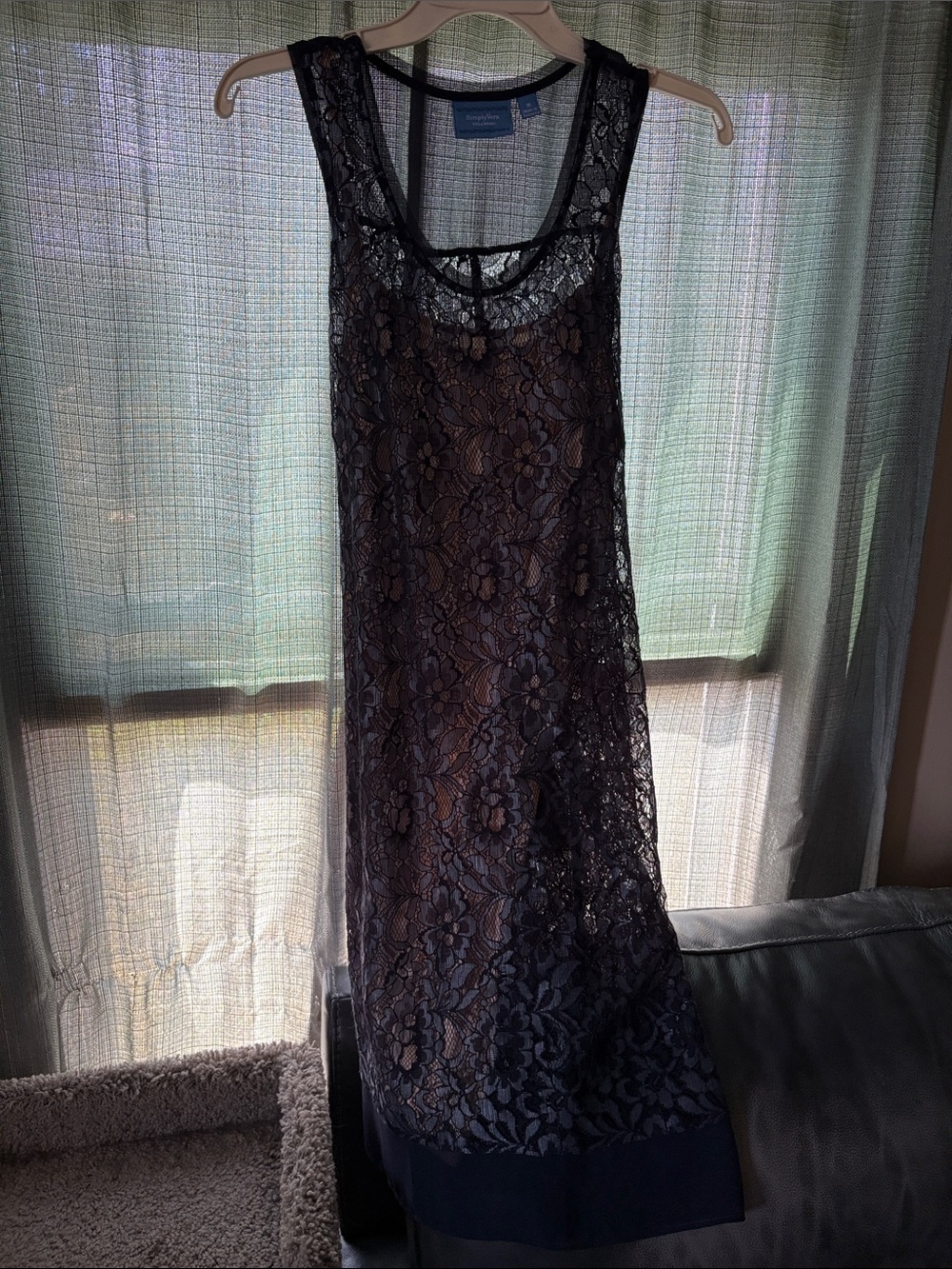 Simply Vera Vera Wang Navy Blue Floral Lace dress with slip.